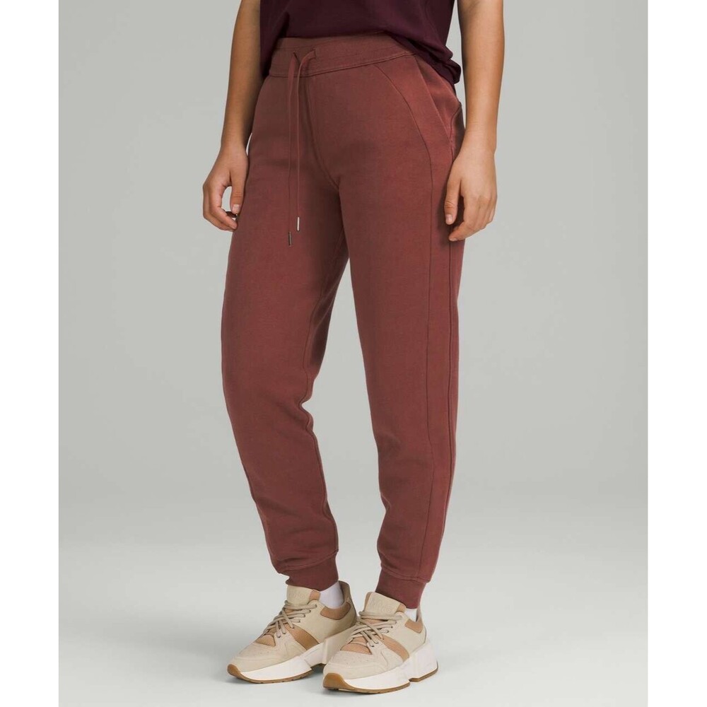 Lululemon Scuba High-Rise Jogger 2 Smoky Red Fleece Sporty Athletic Cozy Casual